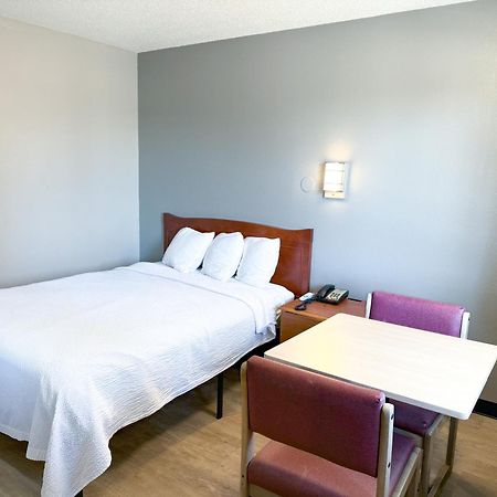 Super 7 Motel Coralville Extérieur photo