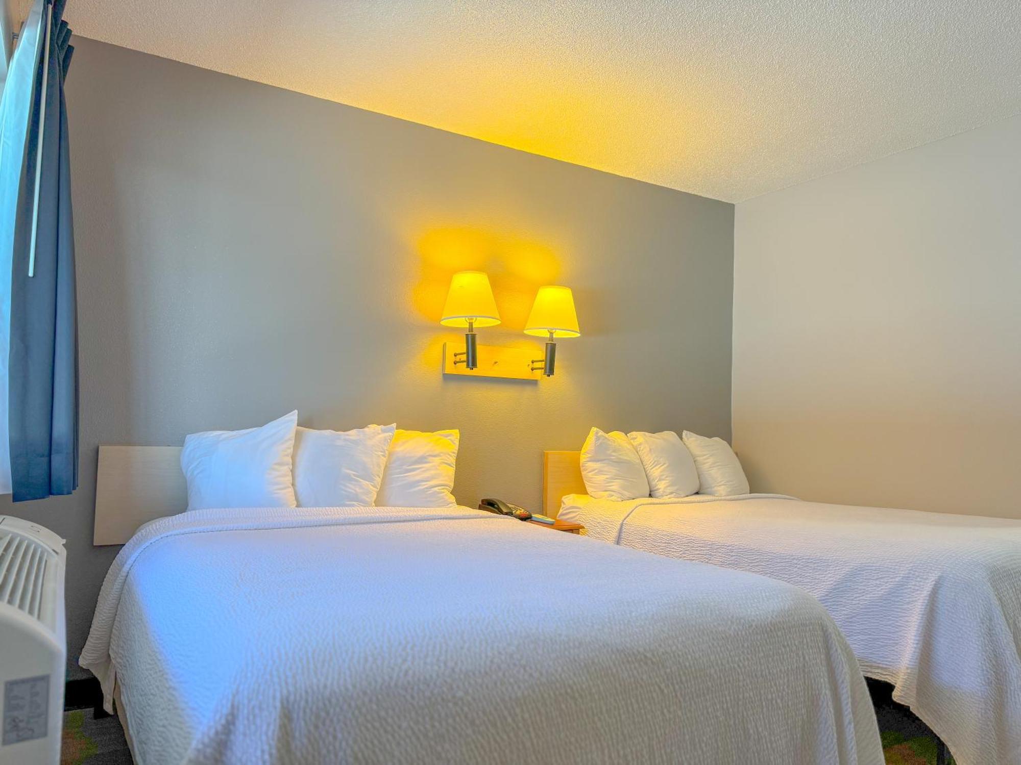 Super 7 Motel Coralville Extérieur photo
