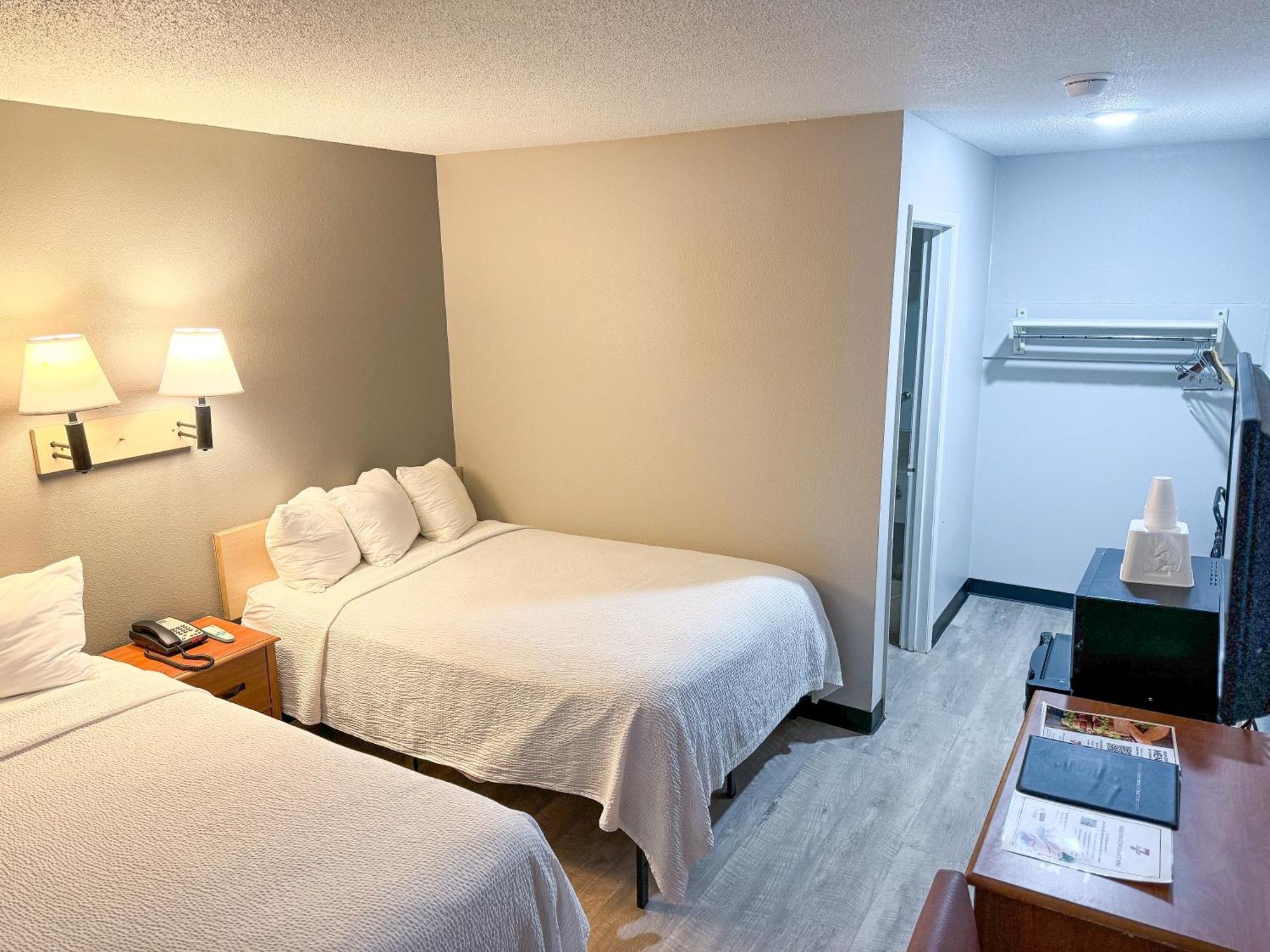 Super 7 Motel Coralville Extérieur photo