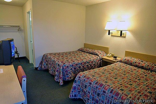 Super 7 Motel Coralville Extérieur photo